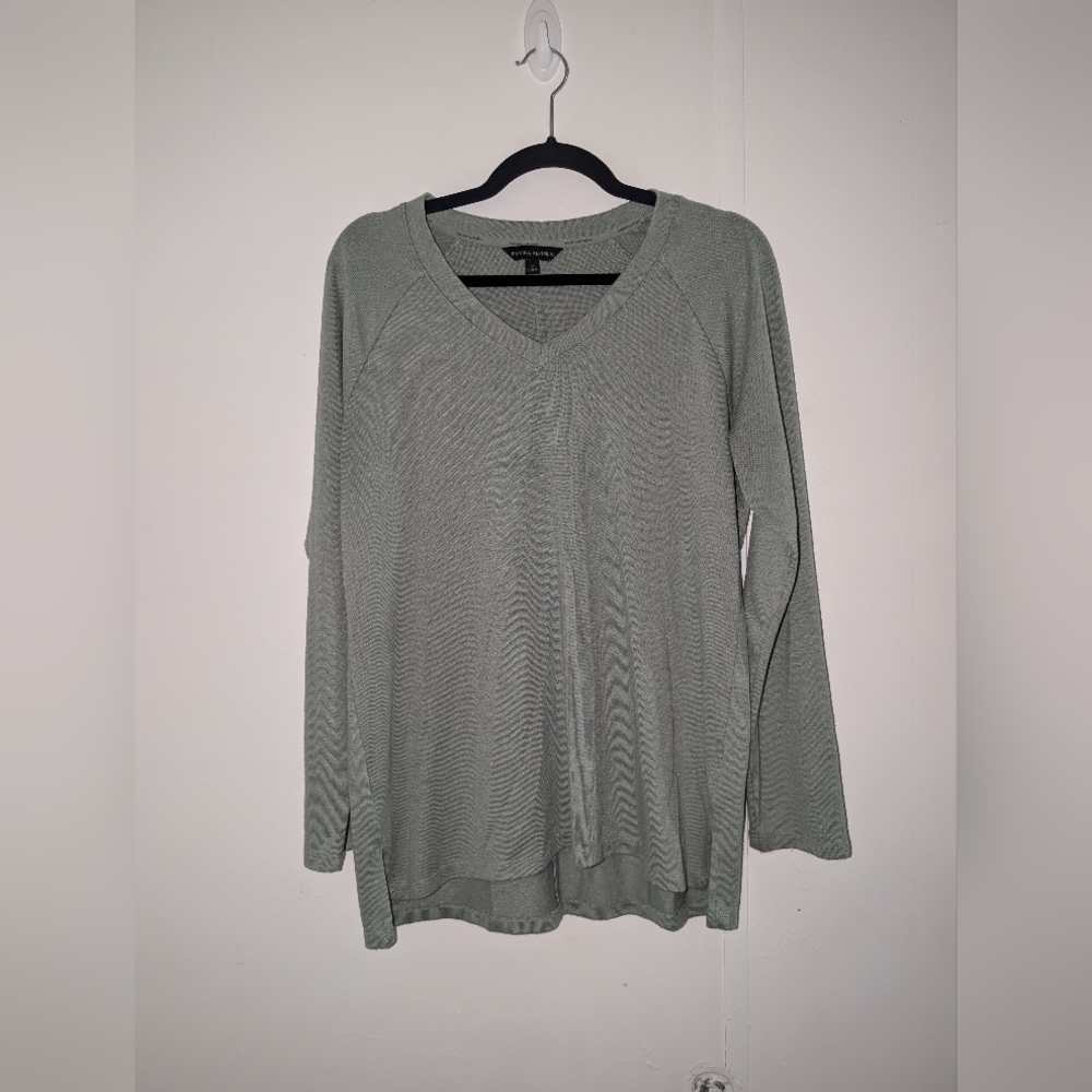 Banana Republic Sage V-Neck Long Sleeve Top